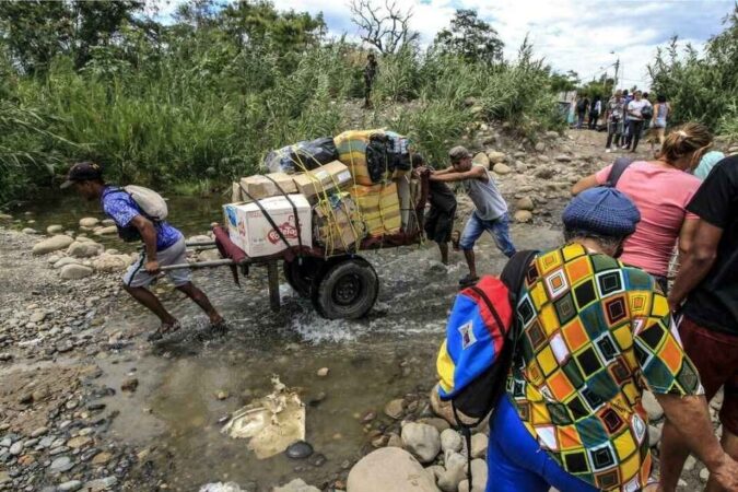 
			Matan a padre e hijo venezolanos en una trocha de la frontera con Colombia		