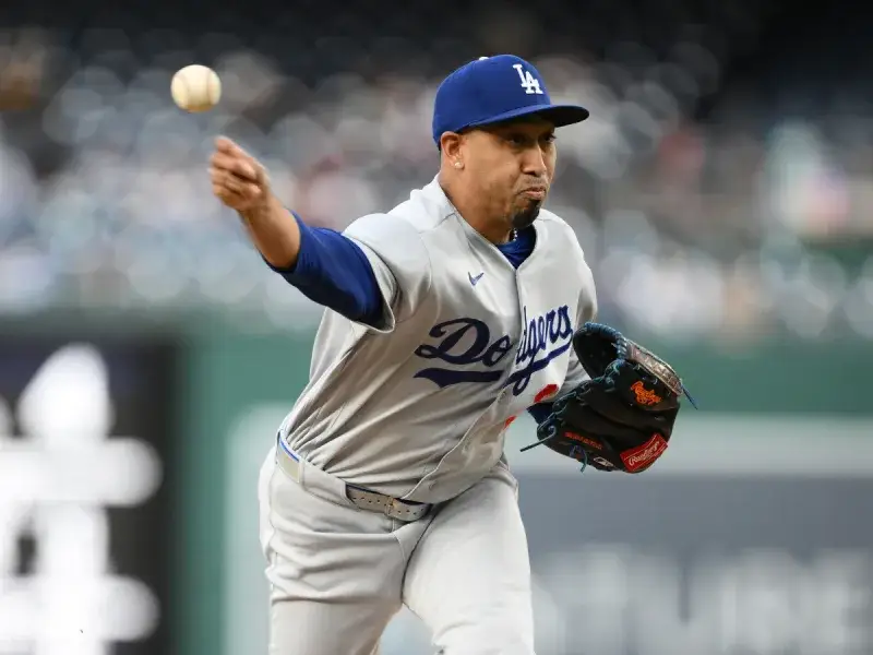 Edwin Díaz regresa con los Dodgers y busca asegurar su cupo