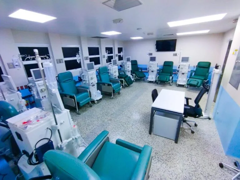 Zulia amplía cupos en UCI y repara hospitales públicos