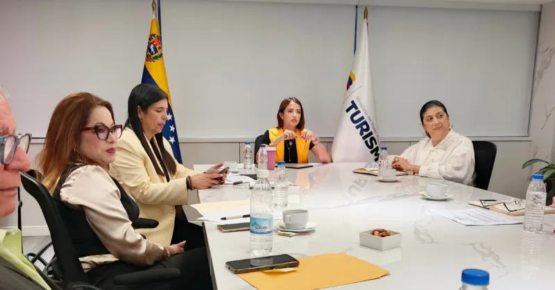 Sector turismo acuerda mesas de trabajo bimestrales con autoridades