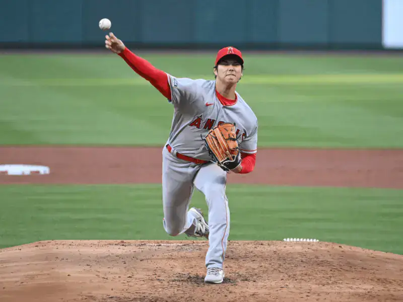 Ohtani al lado del ‘Bambino’