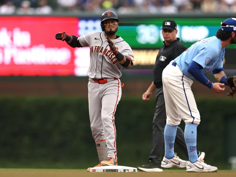 Luis Arráez se acerca al liderato de triples en Grandes Ligas