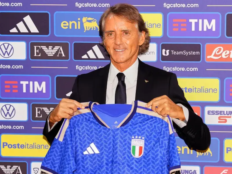 Mancini regresa a Italia con la misión de recuperar el prestigio