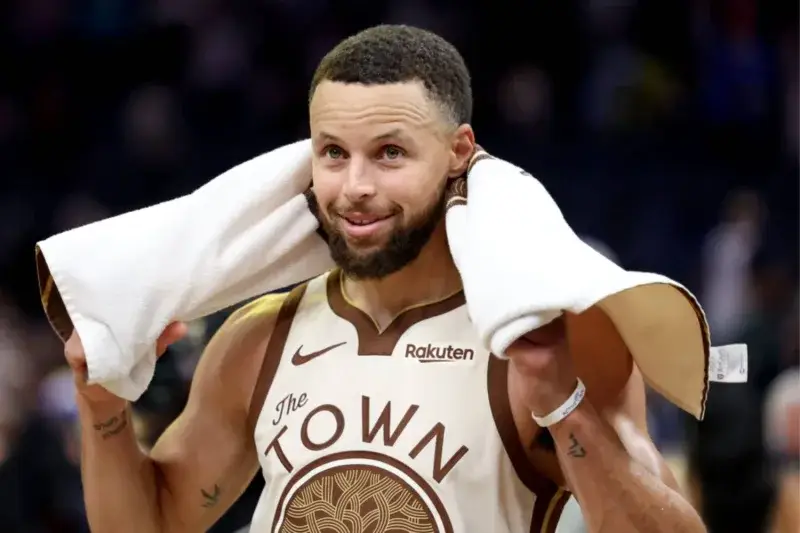 Stephen Curry disipa los rumores y confirma su futuro en la NBA