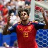 Lamine Yamal lideró a España en el 3-0 que selló el pase a octavos