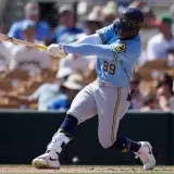 Luis Lara sube a Grandes Ligas con Milwaukee