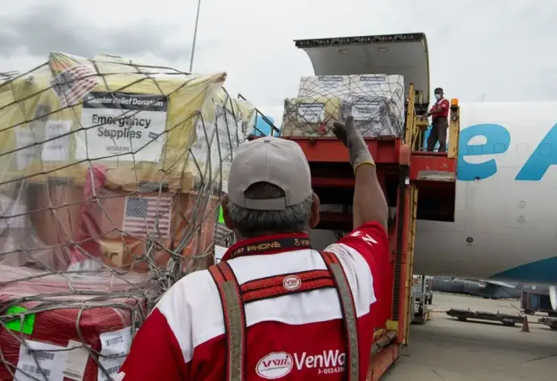 EE. UU. entrega kits de asistencia tras terremotos en Venezuela