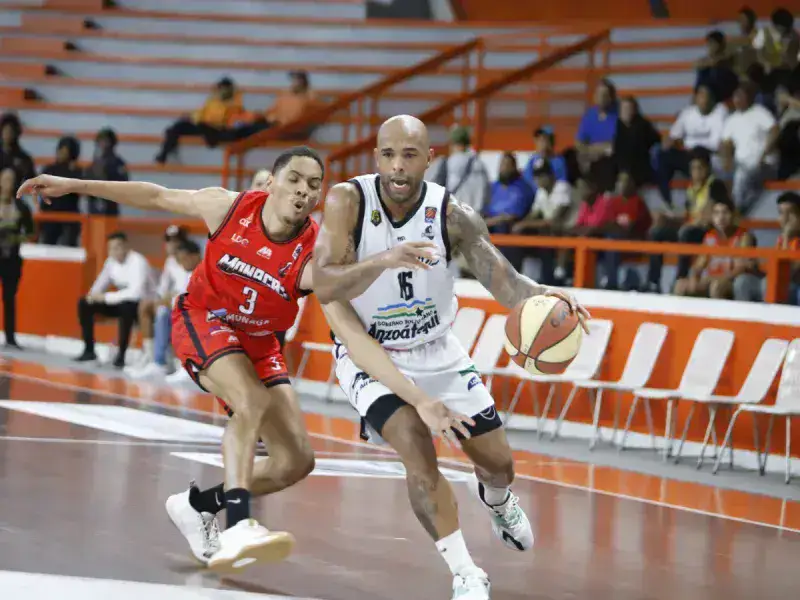 Cangrejeros dio el golpe sobre Gladiadores
