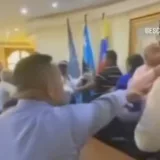 
			Fuerte trifulca se armó en la Cámara Municipal de La Cañada de Urdaneta		