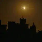 Histórico eclipse solar total oscurece a España tras un siglo