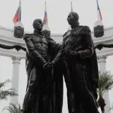 Historic statues of Bolivar and San Martin at Hemicycle de la Rotonda, Guayaquil.