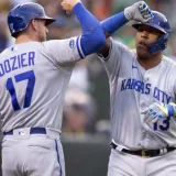Salvador Pérez llega a 800 remolcadas y 1.402 hits en su carrera