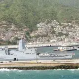 El USS San Antonio asume la coordinación de ayuda en La Guaira