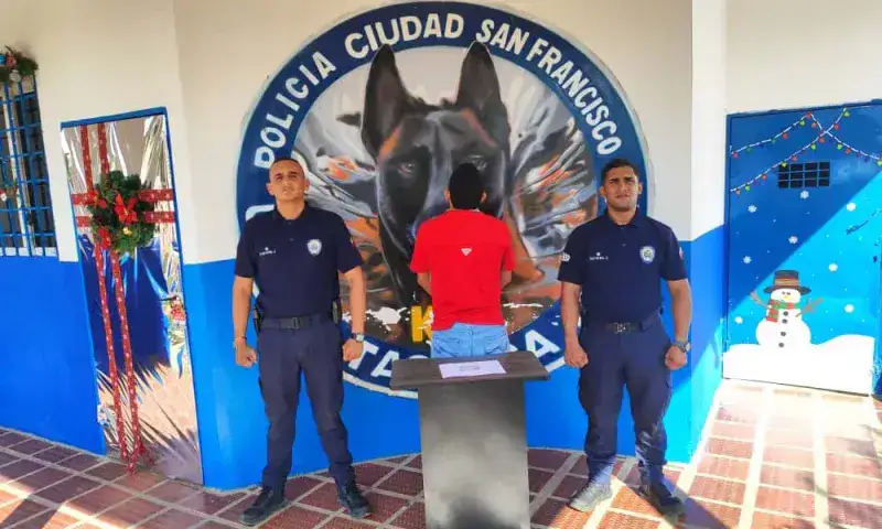 Lo arrestan por agredir a persona con diversidad funcional en San Felipe