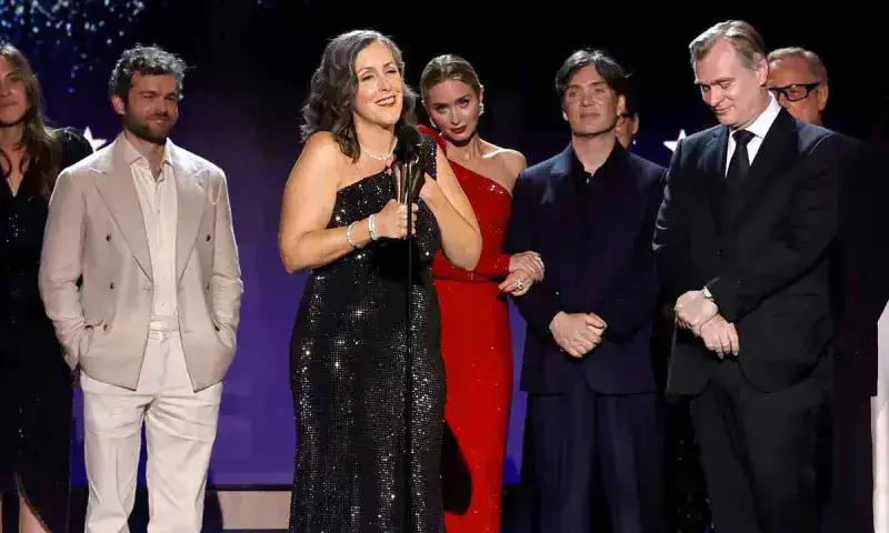 "Oppenheimer" vence a "Barbie" en los Critics Choice Awards