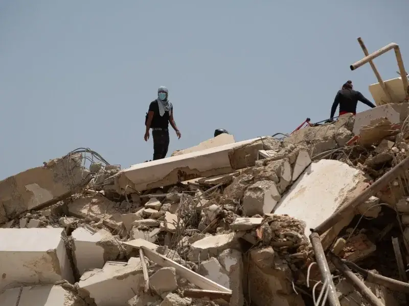 Fallecidos por terremotos alcanzan 3,811 personas