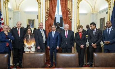 Senadores de EE. UU critican postura de Petro sobre "régimen de Maduro"