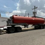 Hidrolago recibe dos camiones vacum para atender sistema de agua en Zulia