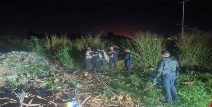 Queman a joven y la tiran a la basura