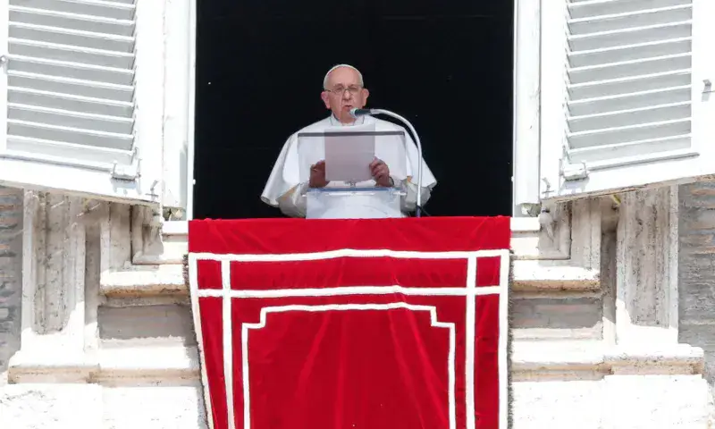 Francisco pide cese de la violencia y diálogo en Sudán