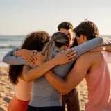 La ciencia explica qué hace sentir más queridos a las personas