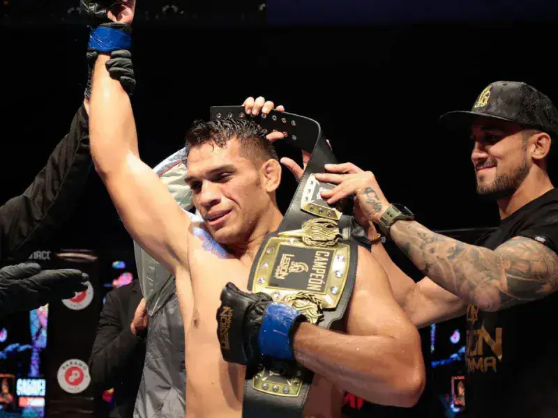Gabriel Ruiz conquistó la Legión MMA V