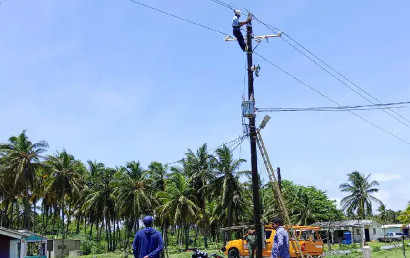 Restablecen parcialmente el servicio eléctrico en la Guajira