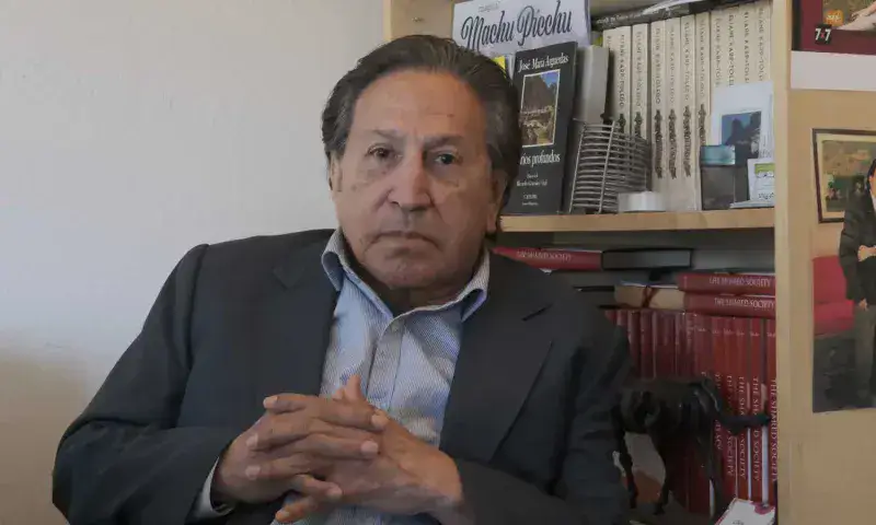 Alejandro Toledo se entrega a la Justicia estadounidense para ser extraditado