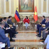 Delcy Rodríguez recibió al canciller de Vietnam para revisar la agenda bilateral