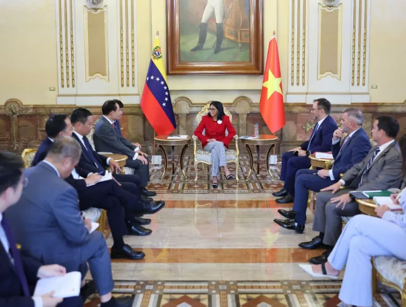 Delcy Rodríguez recibió al canciller de Vietnam para revisar la agenda bilateral