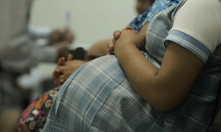 Crean proyecto de ley para prevenir el embarazo adolescente
