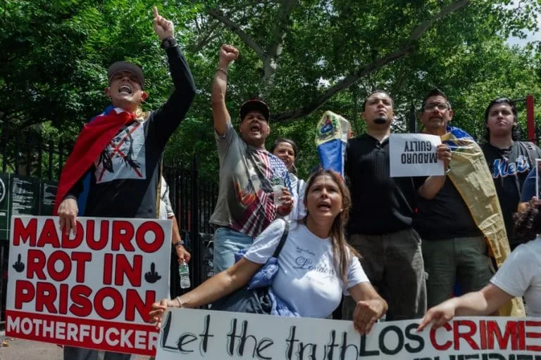 Juez de Nueva York fija para 2027 el juicio a Maduro y Flores