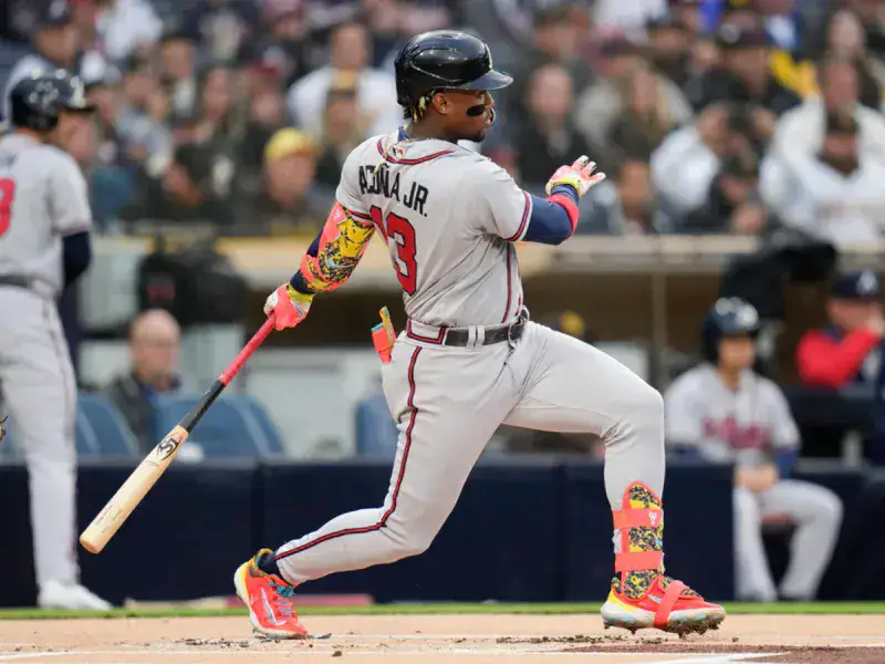 Ronald Acuña Jr.vuela en las bases