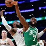 LeBron James se abre a jugar junto a Jaylen Brown pese al ruido por Bronny