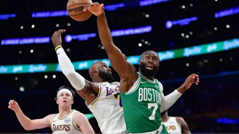 LeBron James se abre a jugar junto a Jaylen Brown pese al ruido por Bronny