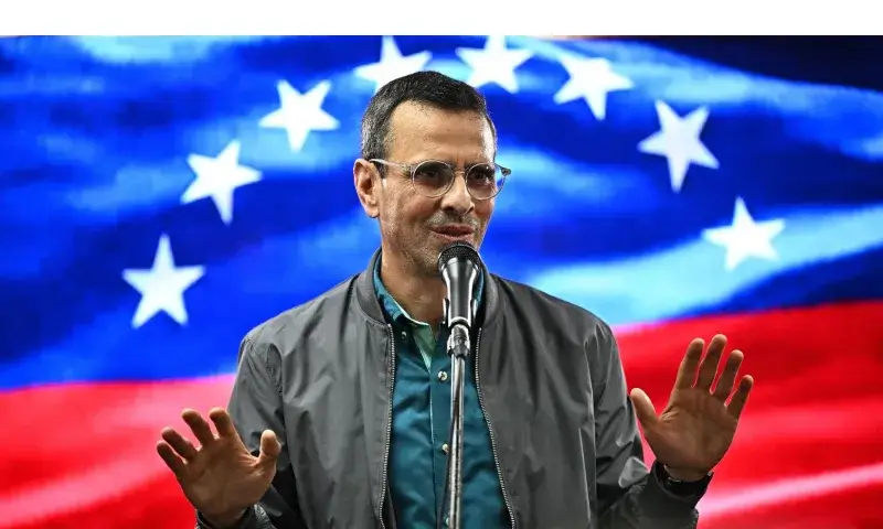 Capriles califica de inaceptable la política migratoria de EE. UU