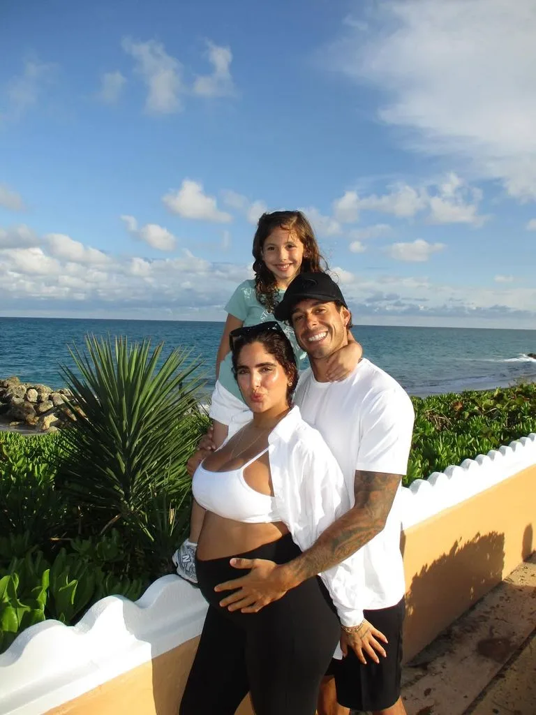 Modelo peruano y influencer venezolana anuncian la llegada de su hijo