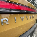 Demandan a Rivian por supuestas promesas falsas sobre conducción autónoma