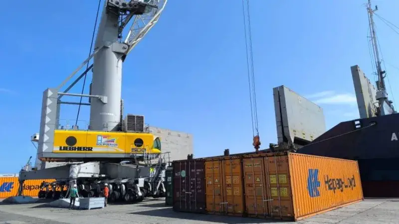 Puerto Cabello absorbe carga de La Guaira tras el impacto de los sismos