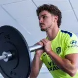 Julián Álvarez presiona para forzar su salida al Barcelona