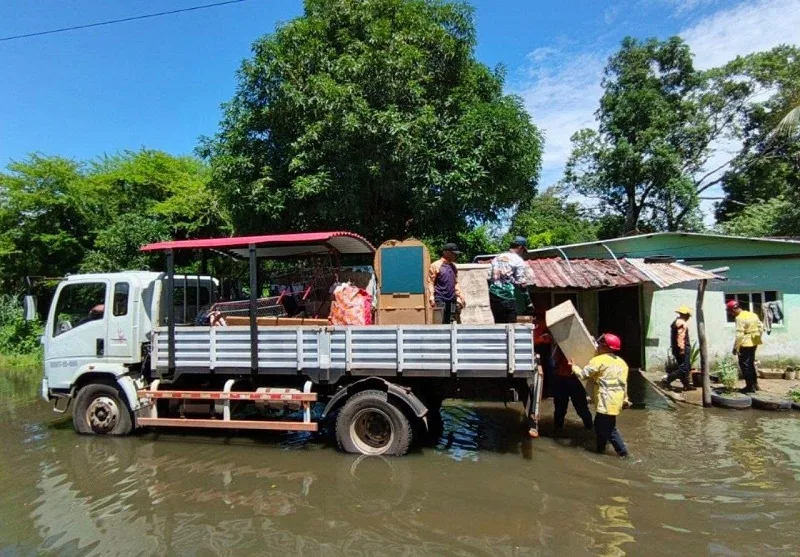 Inundaciones en Amazonas obligan a reubicar a 30 familias tras subir
