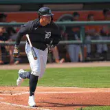 Miggy acosa a Cobb en extrabases