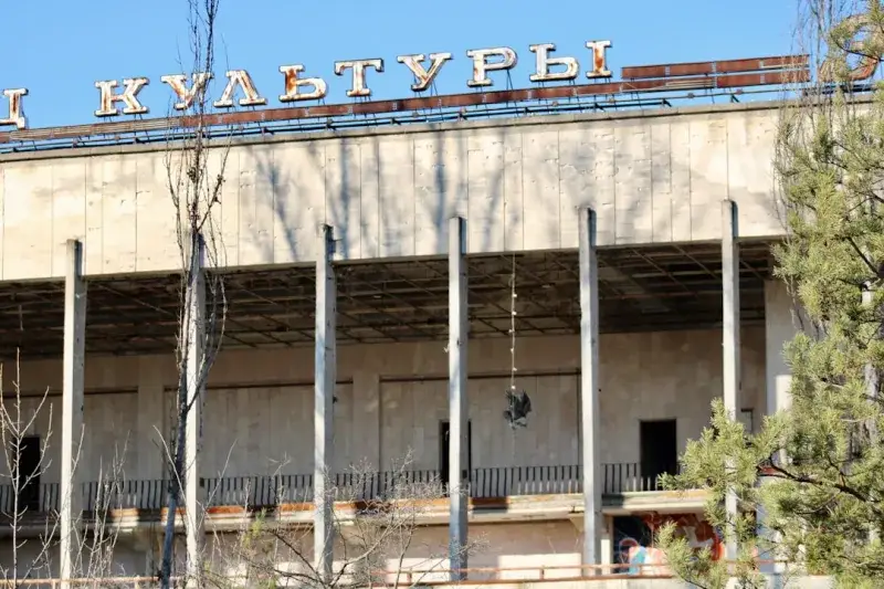 Chernóbil y Prípiat son lugares conocidos tristemente por el desastre nuclear de 1986. El accidente de Chernóbil​ fue un accidente nuclear sucedido el 26 de abril de 1986. Pripyat es una ciudad