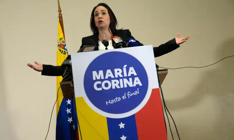 Machado acusa a Maduro de "escalada bélica" para evitar la "ruta electoral"