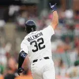 Venezolano Eduardo Valencia bate su primer jonrón en MLB