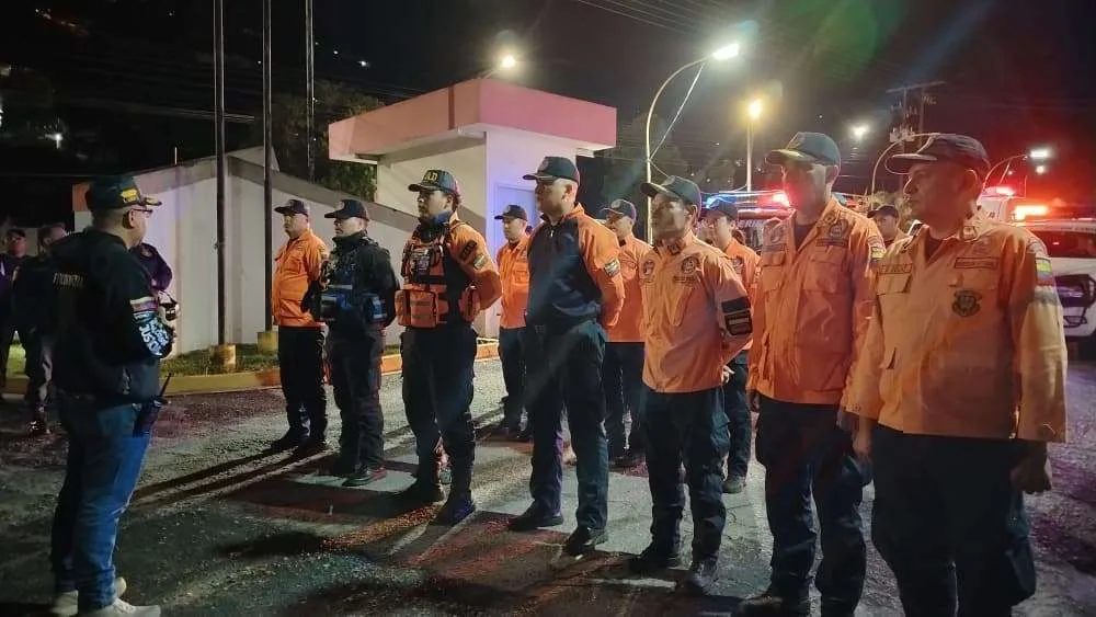 Estados envían rescatistas a Caracas y La Guaira tras sismos del miércoles