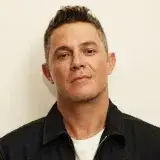 Alejandro Sanz pide mantener la ayuda a Venezuela tras una semana de los sismos