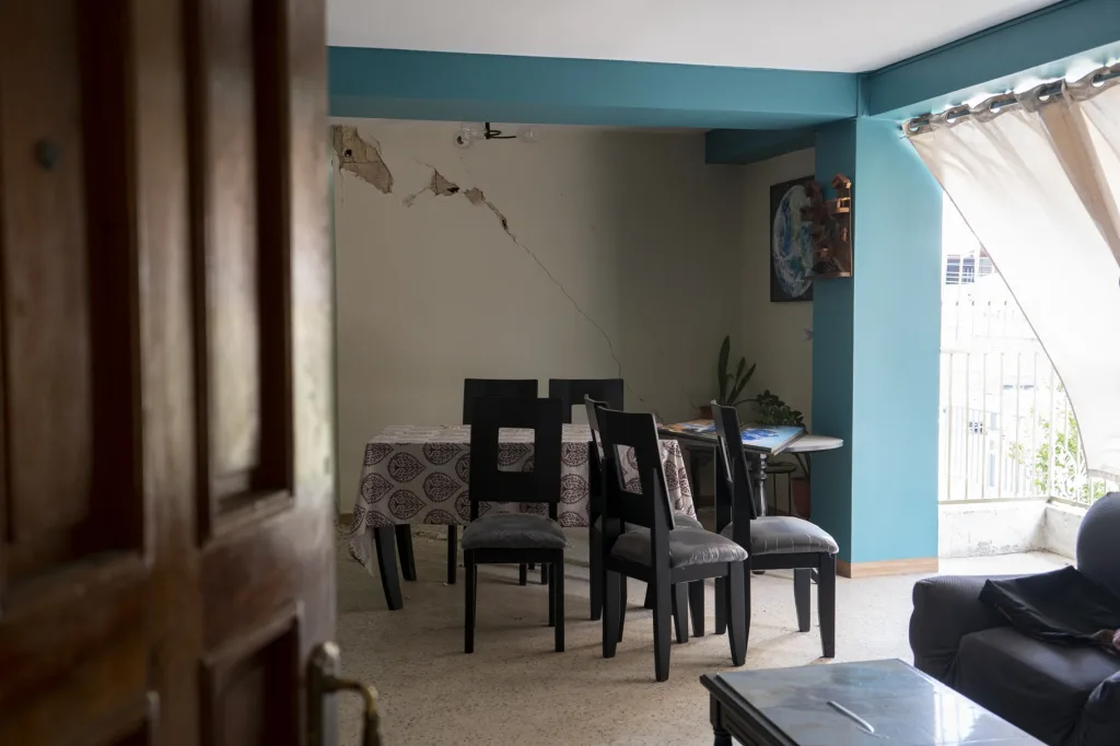 Omar Vega rescató vecinos entre los escombros tras los terremotos en El Paraíso