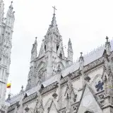 Capture of the Basilica del Voto Nacional, showcasing its neo-gothic architecture and iconic towers.