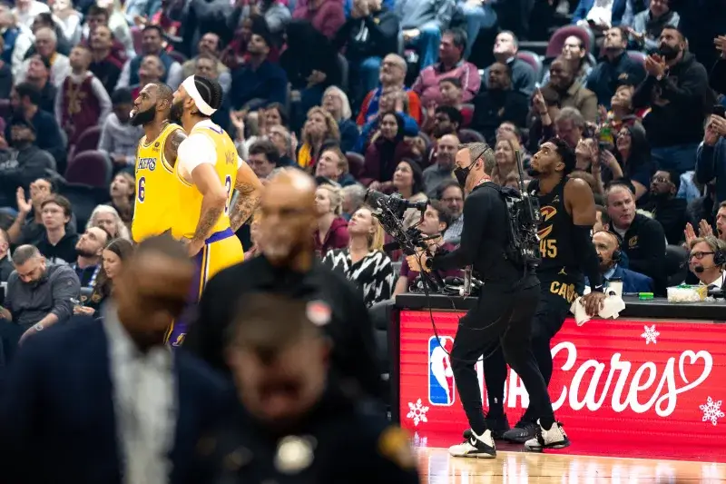 File:LeBron James, Anthony Davis and, Donovan Mitchell.jpg